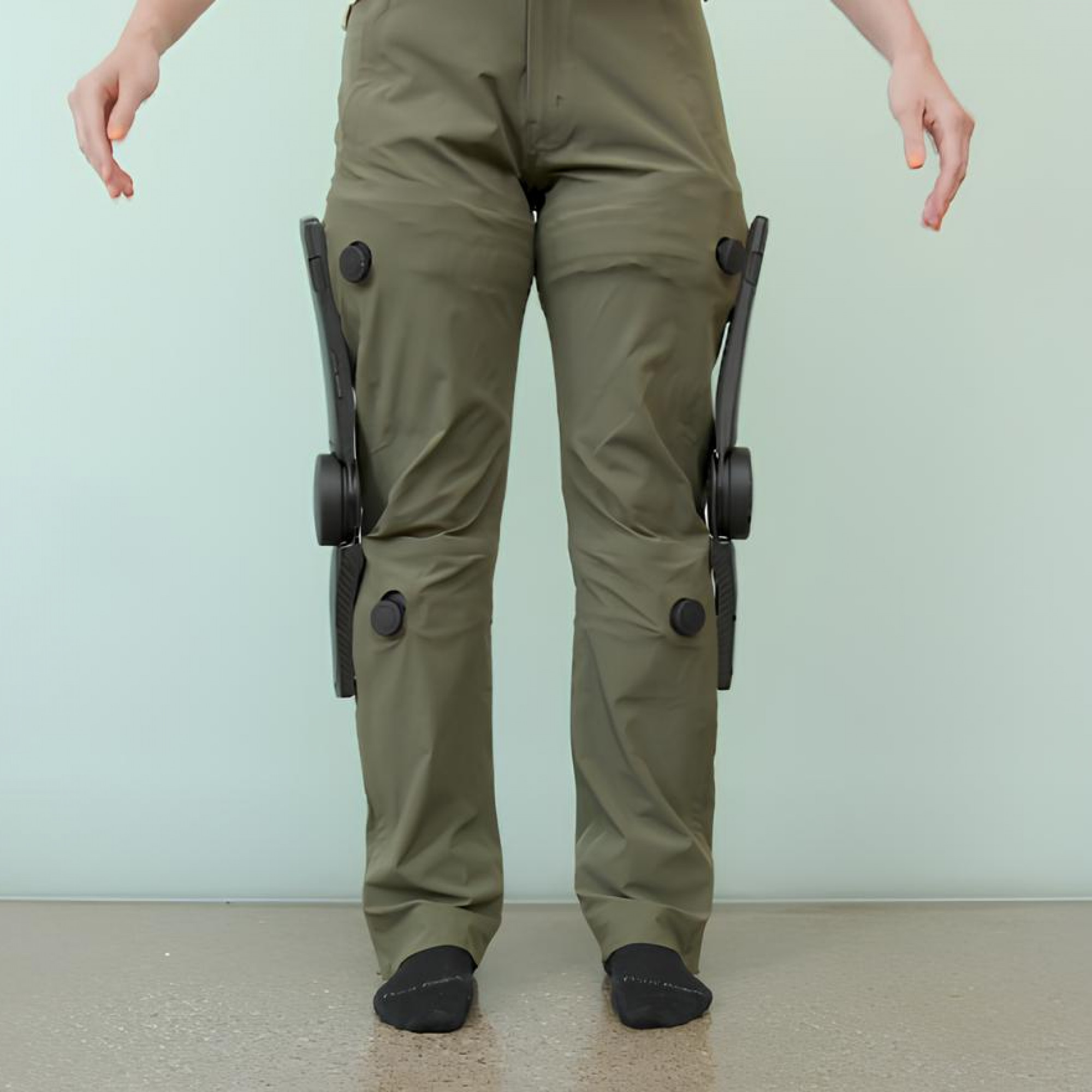 «Умные» туристические штаны MO/GO Smart Pants